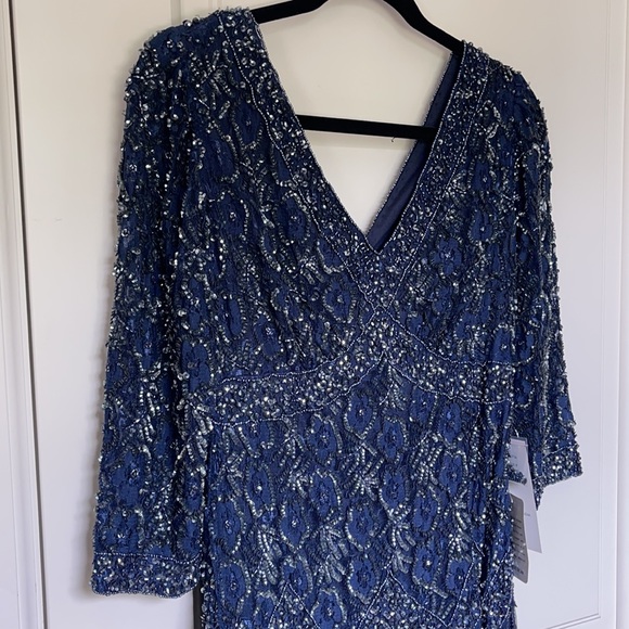 Gorgeous sequin dress with 3/4 sleeve - Picture 3 of 5